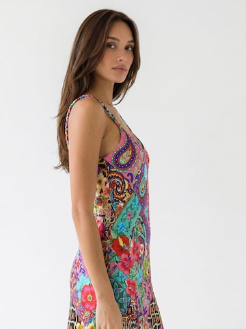 Introvertie VIENNA - Vestido de verano 'Not Your Darling Bias Slip Dress' en Mezcla de colores
