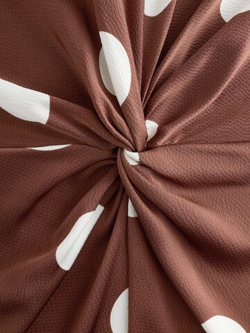 Robe Next en marron