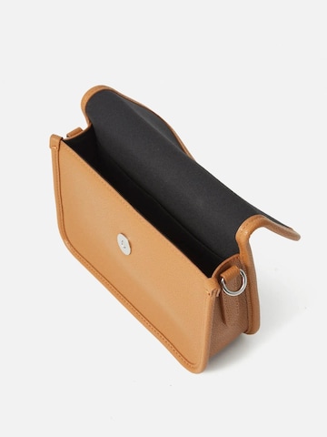 LACOSTE Skuldertaske i brun