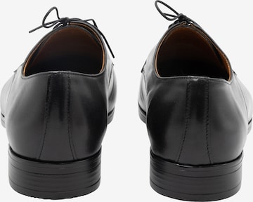 DreiMaster Klassik Lace-Up Shoes in Black