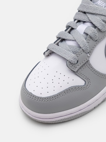 Sneaker 'Dunk' de la Nike Sportswear pe alb