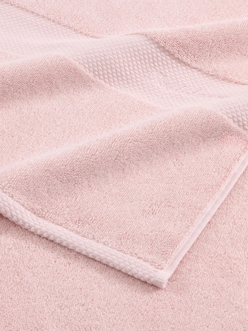 Ralph Lauren Home Towel 'DULANEY' in Pink