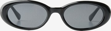 BershkaSunčane naočale - crna boja: prednji dio