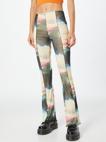 NEON & NYLON Flared Hose in Weiß: Vorderseite