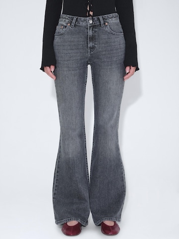 Dr. Denim Slimfit Jeans 'Elba Mid Bootcut'‌‌‌‌‌‌‌‌ in Grau: Vorderseite