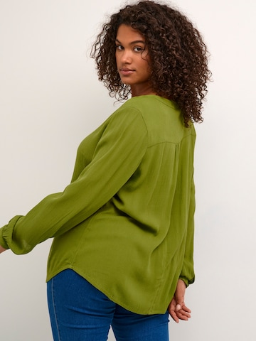 Camicia da donna 'Ami' di KAFFE CURVE in verde