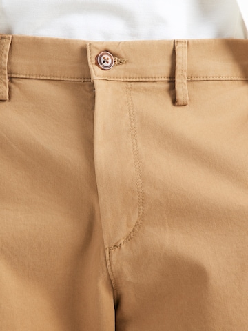 bēšs GAP Vaļīgs piegriezums Čino bikses 'ESSENTIAL'