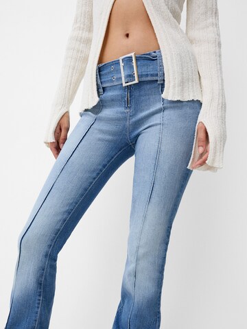Loosefit Jeans di Bershka in blu
