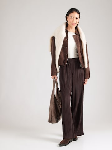 ONLY Loose fit Pants 'ONLRavenna' in Brown