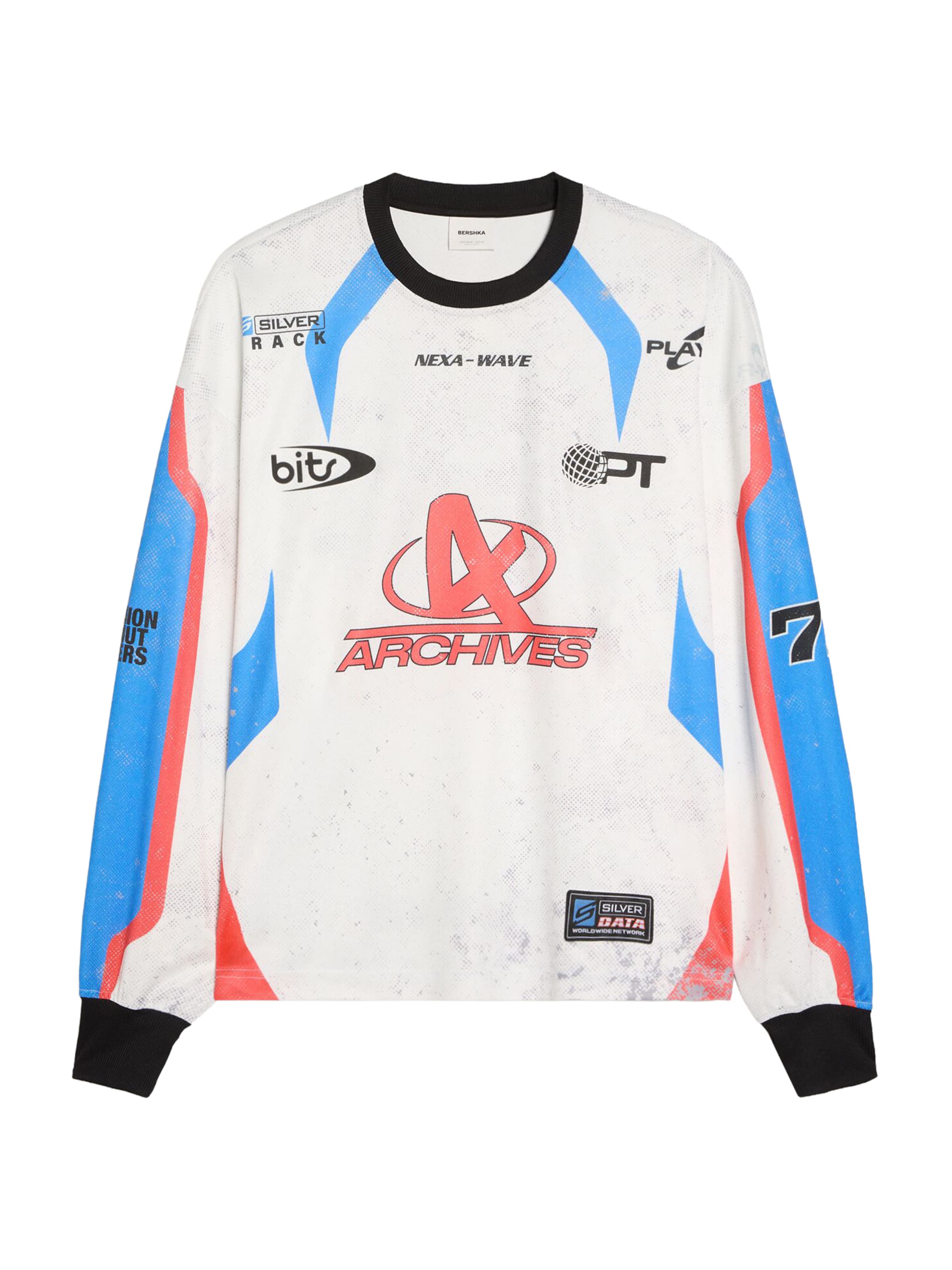 Bershka T-Shirt 'RACING WINDOWS' en XS en bleu ciel / rouge vif / noir / blanc, Vue avec produit