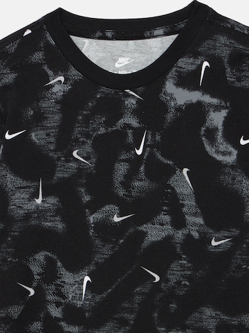 Maglietta di Nike Sportswear in nero