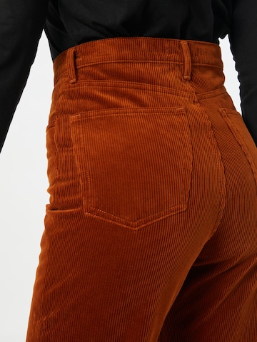 Carhartt WIP Regular Broek 'Newport' in Bruin