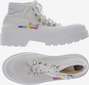 KG by Kurt Geiger Sneakers & Trainers in 39 in White: front