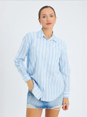 MixRay Blouse in Blue: front