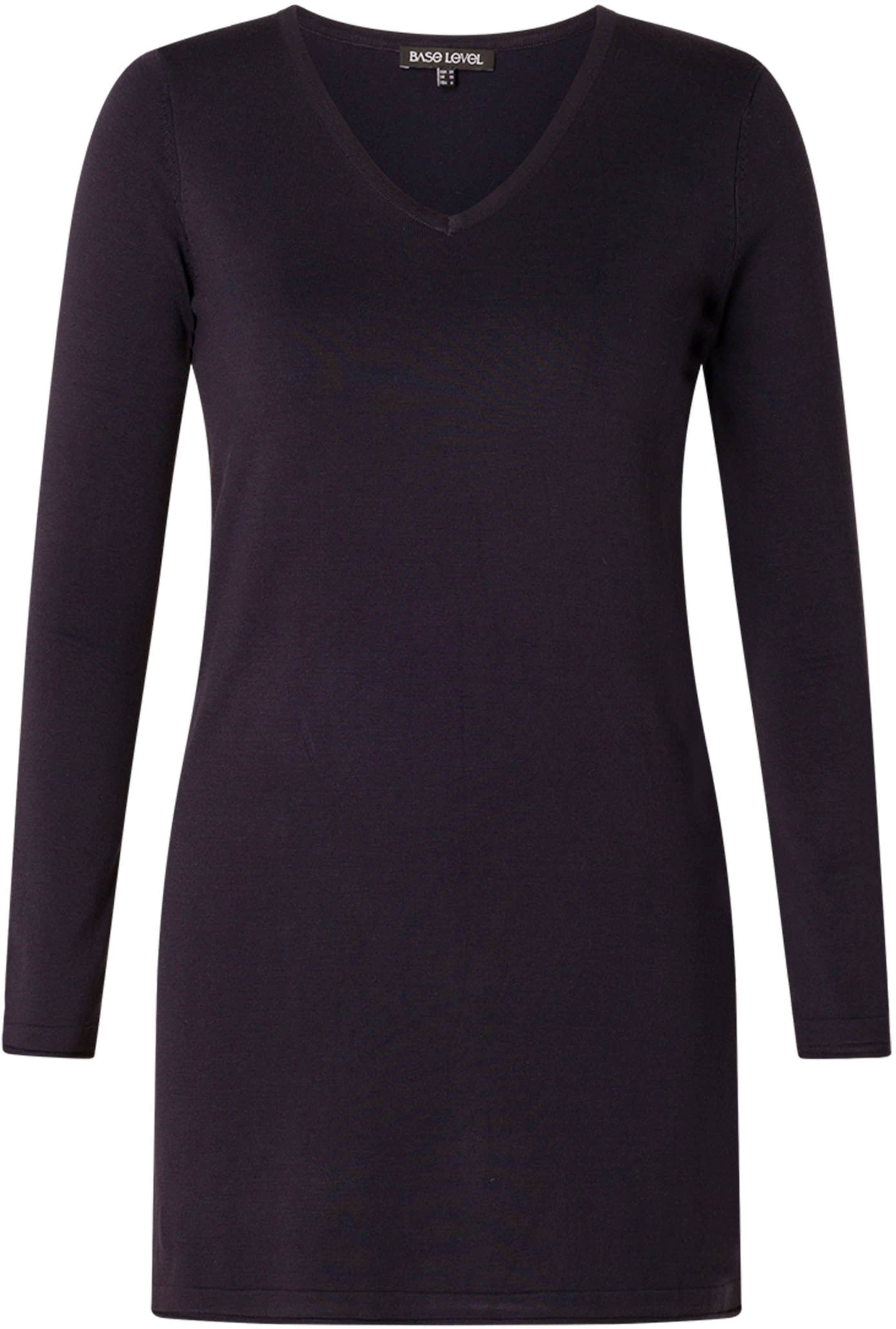 BASE LEVEL CURVY Sweater in Blue: front