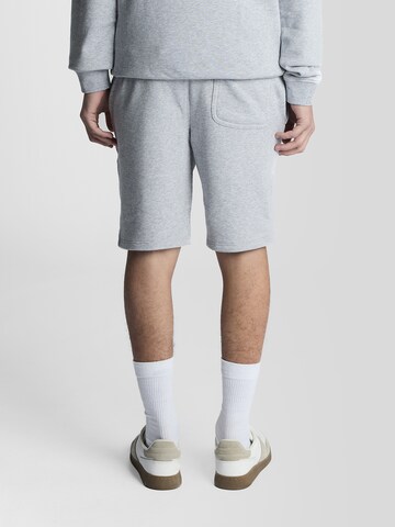 Lyle & Scott Regular Broek in Grijs