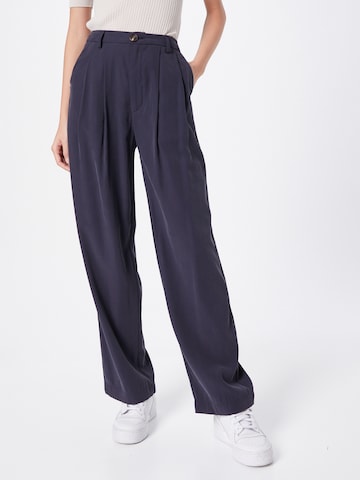 Moves Loose fit Pleat-Front Pants 'Nimma' in Blue: front