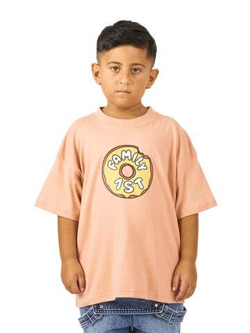 FAMILY 1ST FAMILY 4EVER Shirt 'Inner Circle' in Orange