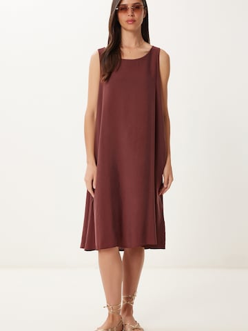Robe d’été Happiness İstanbul en marron : devant