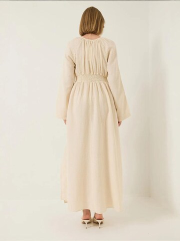 Abito di Bianco Lucci in beige