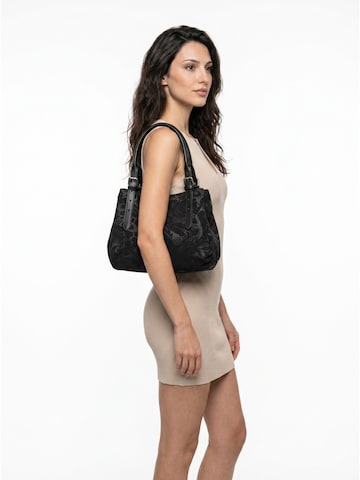 Samantha Look Handbag in Black