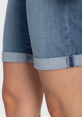 MAC Regular Shorts in Blau