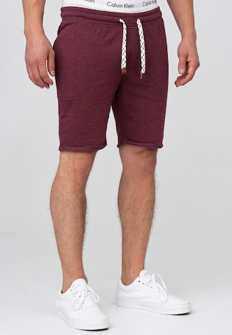 INDICODE JEANS Regular Shorts ' Aldrich ' in Rot: predná strana