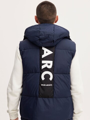 !Solid Vest in Blue