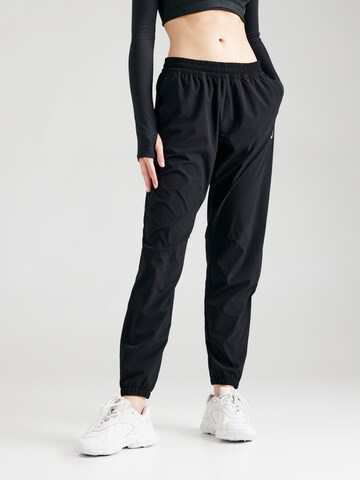 ASICS Конический (Tapered) Спортивные штаны в Черный: спереди