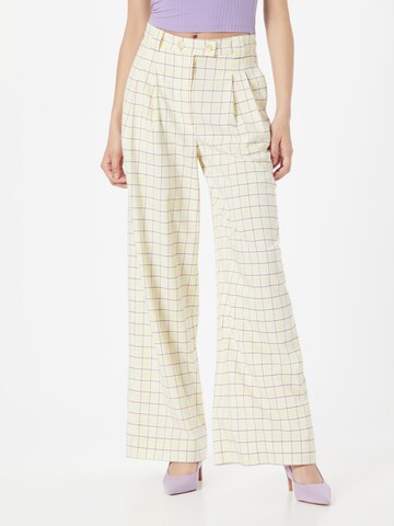 Stella Nova Loose fit Pleat-Front Pants 'ELINE' in Yellow: front