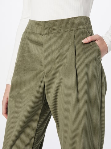 BRAX Loose fit Pleat-Front Pants 'Melo' in Green