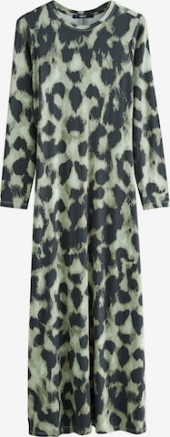 Rochie de la Next pe verde: față