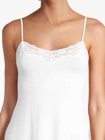 Nina von C. Negligee 'Romance' in White