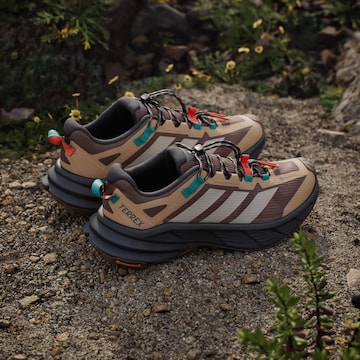 Pantofi 'Freehiker SL' de la ADIDAS TERREX pe maro