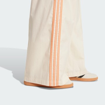 ADIDAS ORIGINALS Wide leg Trousers in Beige