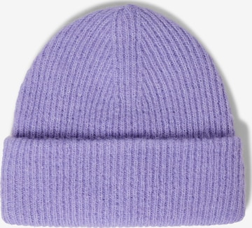 Marie Lund Beanie in Purple: front