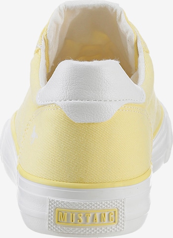 MUSTANG Sneakers in Yellow