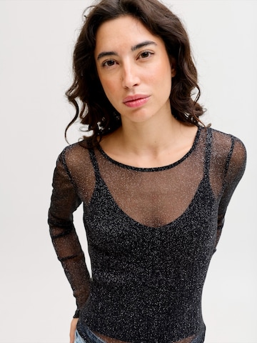 Tricou 'JXMELIA' de la JJXX pe negru