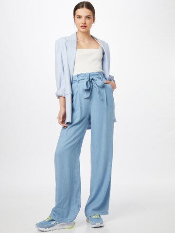 Loosefit Pantalon à pince VERO MODA en bleu