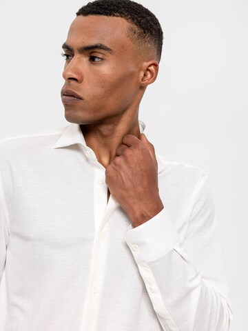 Coupe regular Chemise Antioch en blanc