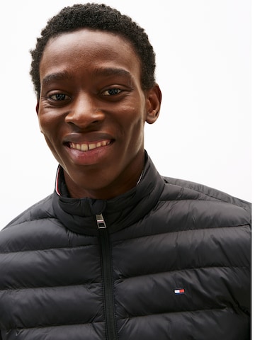 TOMMY HILFIGER Overgangsjakke i sort