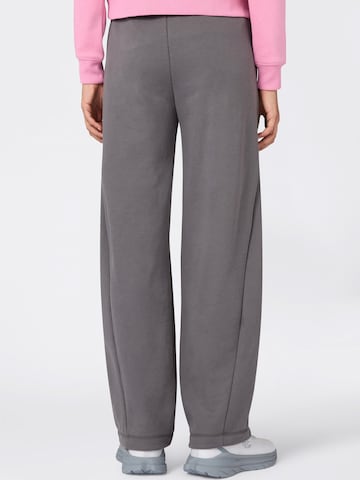 Barrel Pantalon Champion Authentic Athletic Apparel en gris