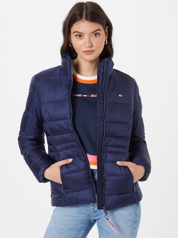 Tommy Jeans Tussenjas in Blauw: voorkant