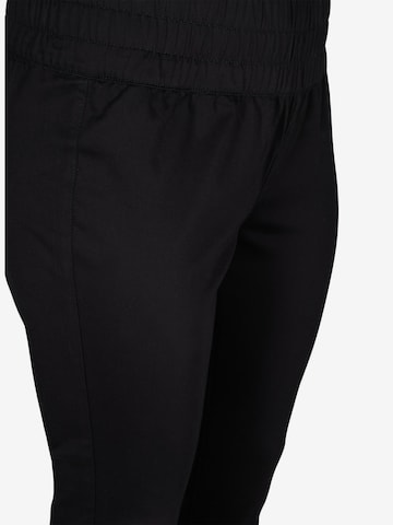 Skinny Jeggings de la Zizzi pe negru