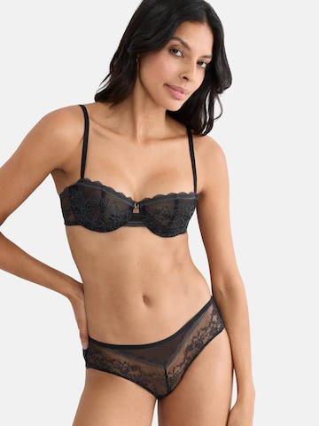 TRIUMPH Μπαλκονέ Σουτιέν 'Allure' σε μαύρο: μπροστά