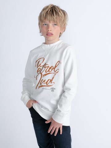 Petrol Industries Sweatshirt 'Wheaton' in Wit: voorkant