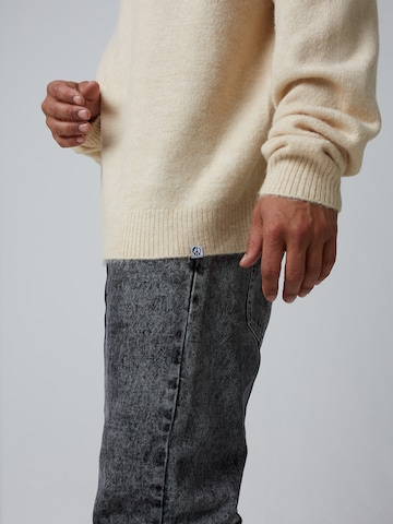 ABOUT YOU x Benny Cristo Sweater 'Alessio' in Beige