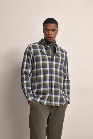 bugatti Regular fit Button Up Shirt in Green: front