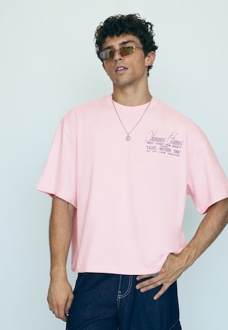 Tricou de la Bershka pe roz