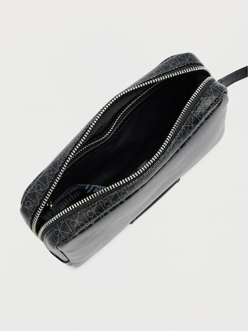 Trousses de toilette Calvin Klein en noir